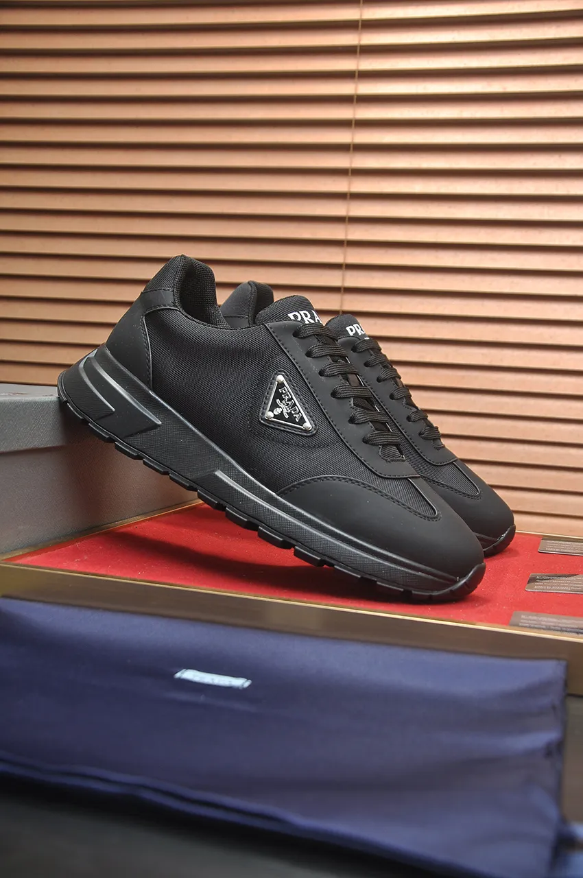 Men's shoes 💰580💶 [PRADA] Top original items, new seasonal styles, high-quality original items, top-grade high-mercerized cowhide combined with original breathable fabric + imported glue, imported stretch fabric inside with original cowhide feet, original thick outsole! Quality guaranteed! Code 38-45 (45 customized)